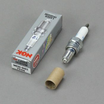NGK Свечи зажигания IMR9E-9HES (7556)