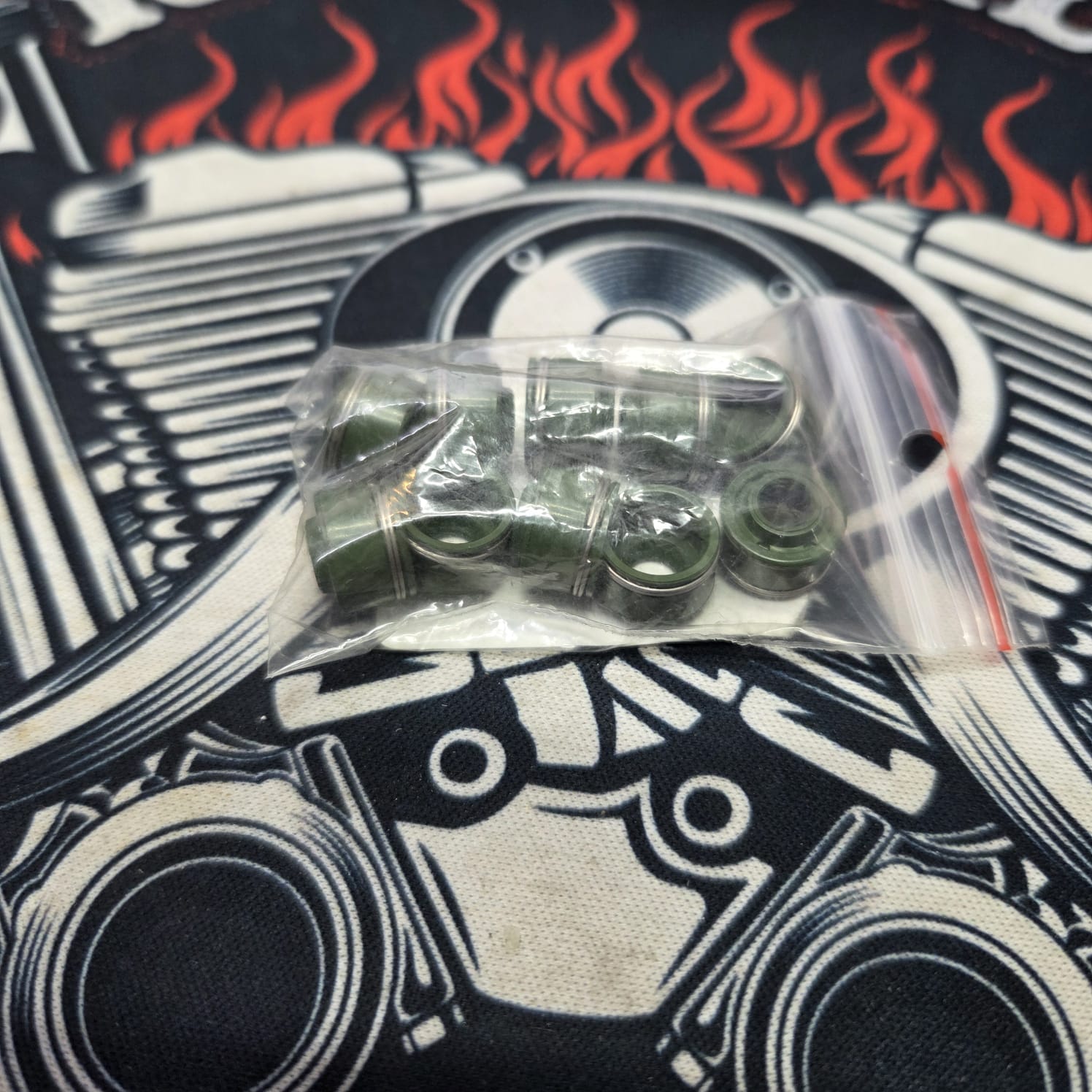 Маслосъемный колпачок Athena M739000012208(OEM: Ducati 8000A4136, Honda 12209-107-780; 12208-MA6-005, Suzuki 09289-05015; 09289-05003, Yamaha 6EEE-211900; 51Y-12119-00)