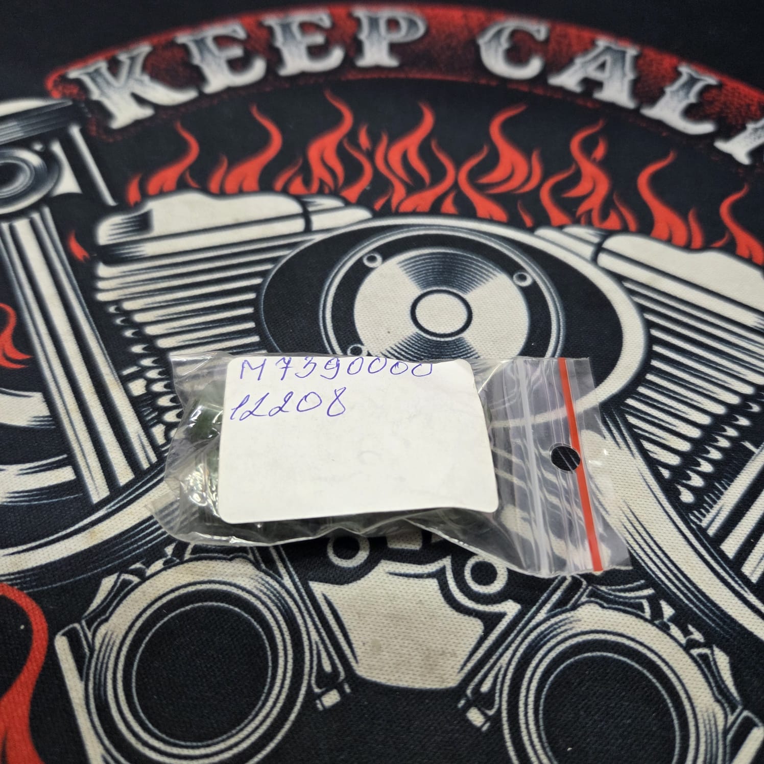 Маслосъемный колпачок Athena M739000012208(OEM: Ducati 8000A4136, Honda 12209-107-780; 12208-MA6-005, Suzuki 09289-05015; 09289-05003, Yamaha 6EEE-211900; 51Y-12119-00)