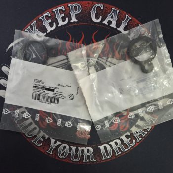 Прокладка свечных колодцев Athena S410510015015 Suzuki GSF 600/650/1200 Bandit 95-06, GSX 600/750/1100F 88-96, GSXR 750/1100 85-92 OEM номера: 11178-27A01, 11178-27A02