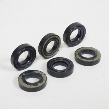 Прокладка под болт клапанной крышки Tourmax CMR-402-6 Kawasaki KXF 250 ’04-’26, KFX 450 R ’06-’14, KXF 450 ’06-’19, ZX 6/7/9R ZX-6R ’95-06, ZX-9R ’94-03, ER-6F/N ’06-08, Z 750 ’04-08, ZZR 1200 ’02-06 6 шт. 92055-1352 (MADE IN JAPAN) CMR-402-6